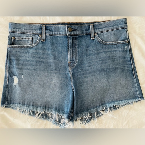 Hudson Jeans Gemma Cutoff Denim Shorts in Reverence Destructed - Size 32 - Picture 4 of 13